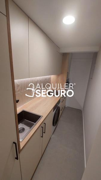 Foto f3f33d01-ed04-43fe-adfe-cc3cd6bace36. Alquiler piso  c de la encomienda en Embajadores-Lavapiés Madrid