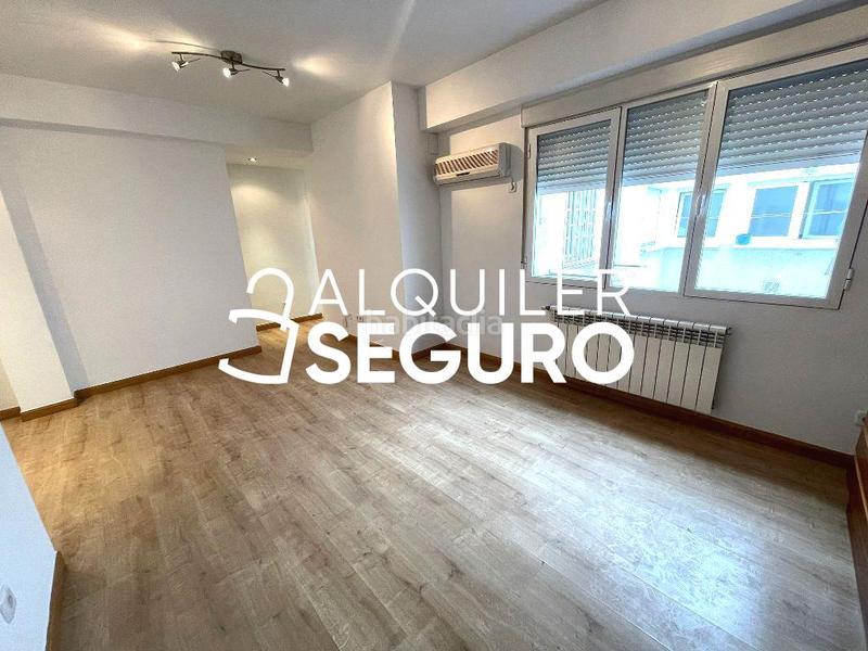 Foto c446d069-d636-48ad-a64d-aaa75f02c6ce. Miete etagenwohnung mit heizung in Adelfas Madrid