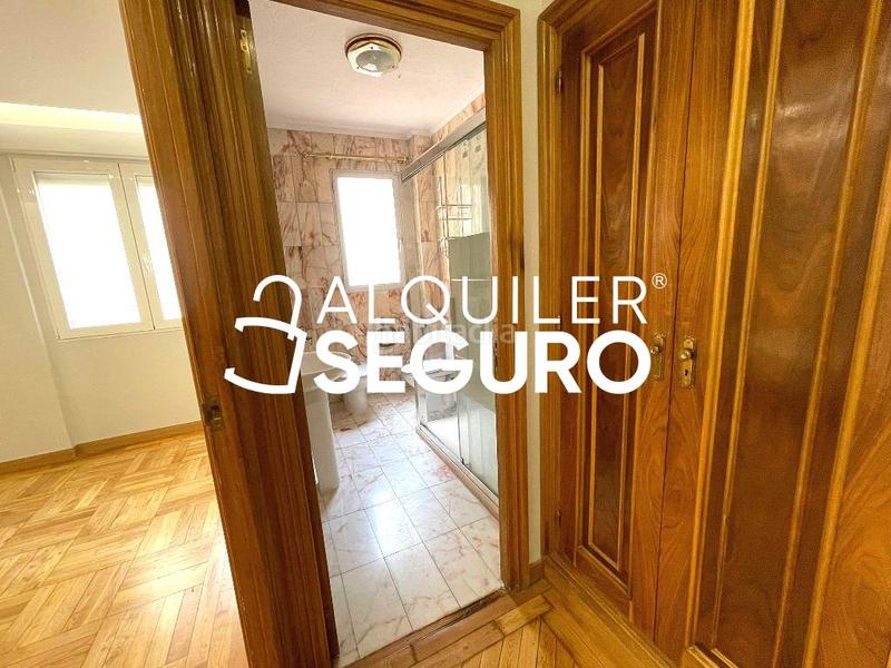 Foto 34e68a53-c1e2-4b5b-8bb5-e145331fc8de. Miete etagenwohnung mit heizung in Lista Madrid