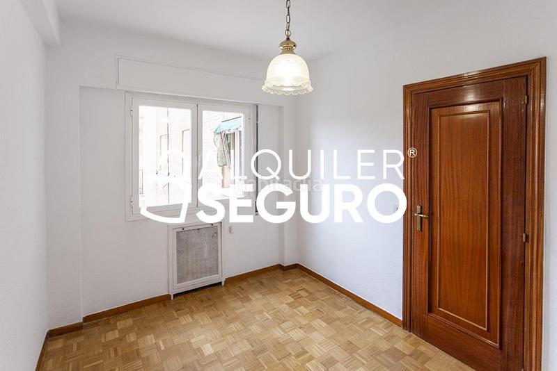 Foto 2339d709-8f6b-4b6c-a93e-fcfa83f868c5. Rent flat with heating in Castillejos-Cuzco Madrid