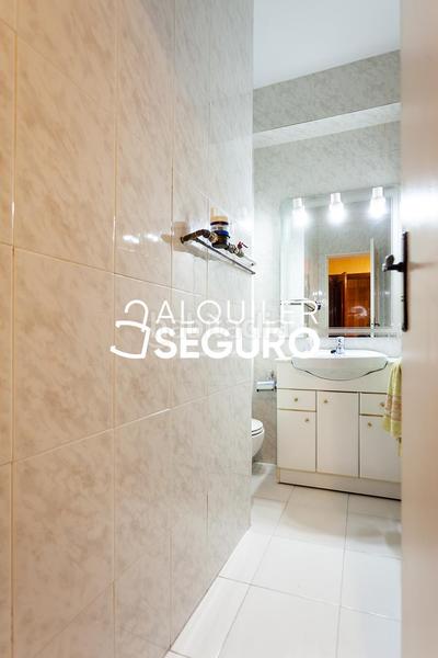 Foto b0c5ac0a-1c9e-4edb-b3a2-3fb55cae2691. Rent flat with heating in Castillejos-Cuzco Madrid