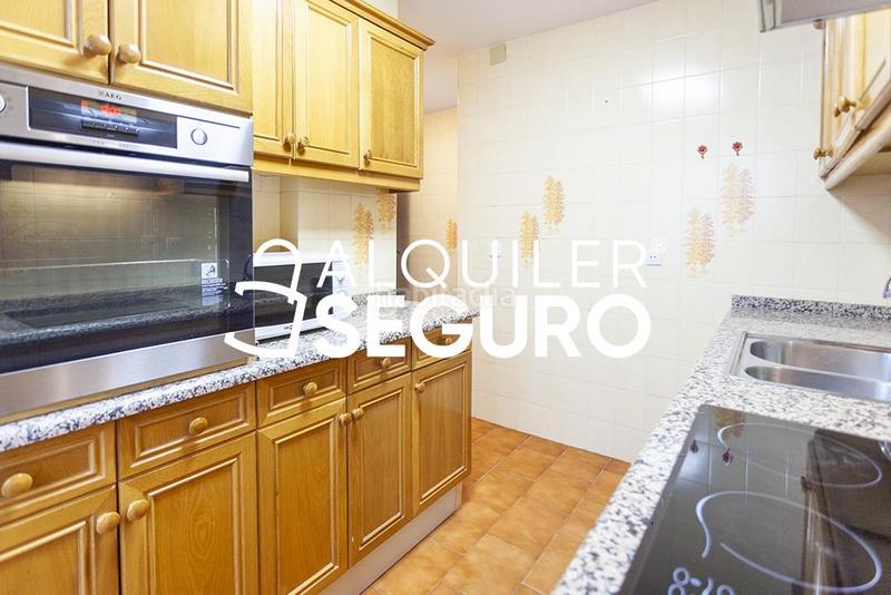 Foto f820a085-aa49-41b3-acd8-2d3eab0474dd. Rent flat with heating in Castillejos-Cuzco Madrid