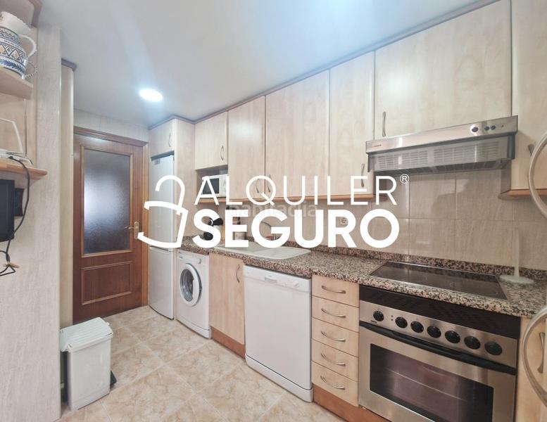 Foto cc636106-a1b0-420f-ba5d-c438c9232420. Alquiler piso  c antonio cumella en Los Berrocales Madrid