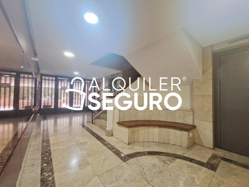 Foto 612bd603-2d95-4a35-9dee-690ff2b5f000. Lloguer pis amb calefacció aparcament piscina a Los Berrocales Madrid