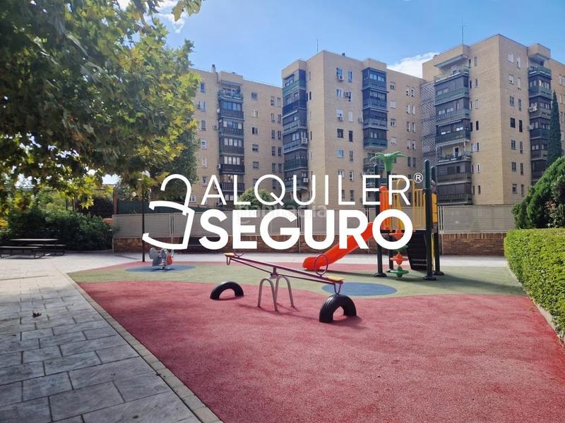 Foto 0d6437ff-f0a3-4969-99dc-2f51573e00a8. Miete etagenwohnung mit heizung parking pool in Los Berrocales Madrid