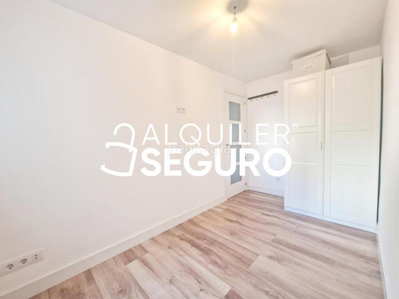 Foto dc1d5242-d506-4cac-8d9e-9f6bf0cd6181. Rent flat with heating in Media Legua Madrid