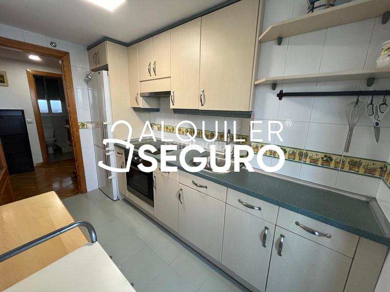Foto 17ac5a27-84c5-435f-82f1-acb3396b7346. Location attique avec chauffage dans Villaverde Alto Madrid