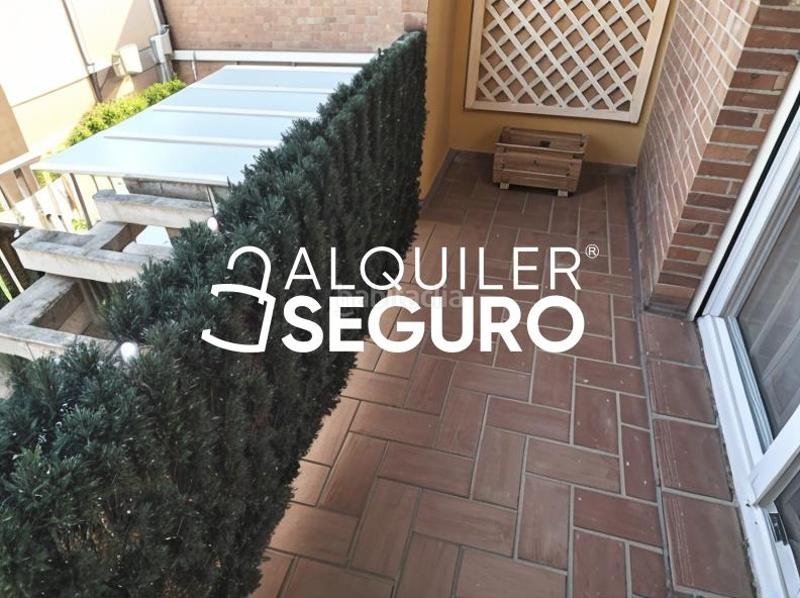 Foto c229d467-ca9c-4760-b5a4-29fbb9776f51. Rent flat with parking pool in Santa Eufemia Tomares