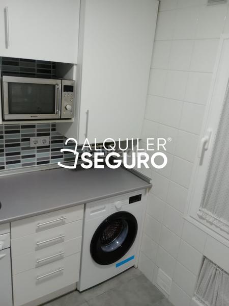 Foto 21290560-d5d0-4e5c-a7a8-b893cd19fb02. Alquiler piso  av. de moratalaz en Vinateros Madrid
