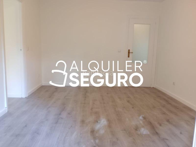 Foto 59423c47-6d4a-4568-872e-1b1a196e7486. Alquiler piso  av. de moratalaz en Vinateros Madrid