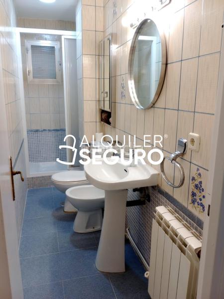 Foto 8698e803-802f-493a-a159-acf26298283d. Alquiler piso  av. de moratalaz en Vinateros Madrid