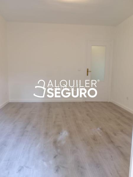 Foto e6fedfb0-835d-45b5-b5ed-3449aac106ee. Alquiler piso  av. de moratalaz en Vinateros Madrid