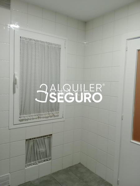 Foto e824b390-1902-4442-add8-f744a4d6dee3. Alquiler piso  av. de moratalaz en Vinateros Madrid