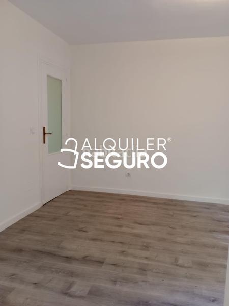 Foto fdfa22a2-9e6d-41d3-852e-12016060fd15. Lloguer pis amb calefacció a Vinateros Madrid