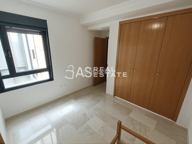 Foto 7e9d2b2b-a780-40f8-9521-43933227b83c. Àtic amb aparcament a Campello Pueblo Campello (el)