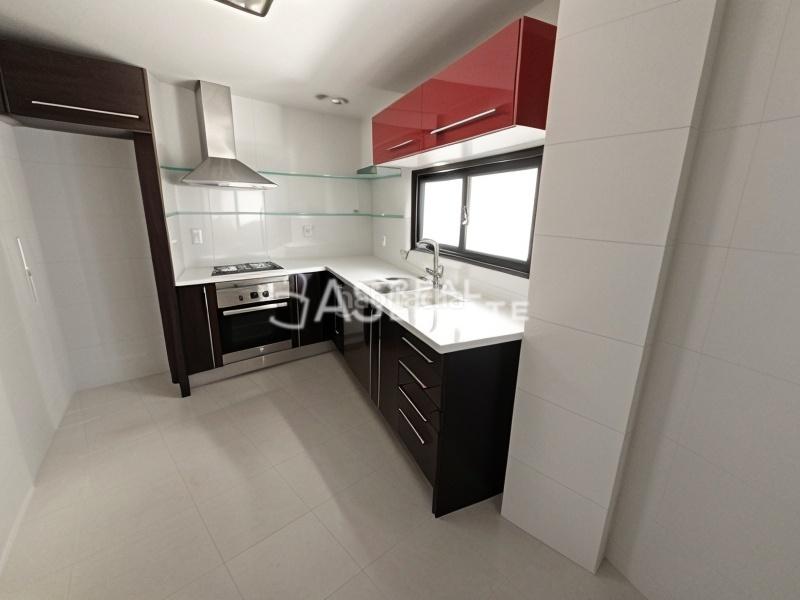 Foto 87599320-2f07-489b-95f6-02a88a097018. Àtic amb aparcament a Campello Pueblo Campello (el)