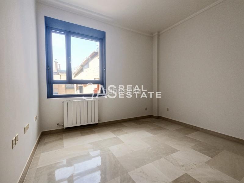 Foto e2a63466-0841-4a2f-8df3-91cbd5294781. Àtic amb aparcament a Campello Pueblo Campello (el)