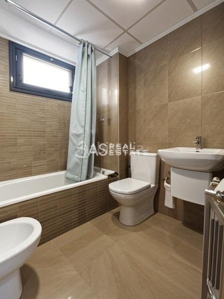 Foto f7064a07-ad6e-4702-b04e-8721f078b824. Àtic amb aparcament a Campello Pueblo Campello (el)