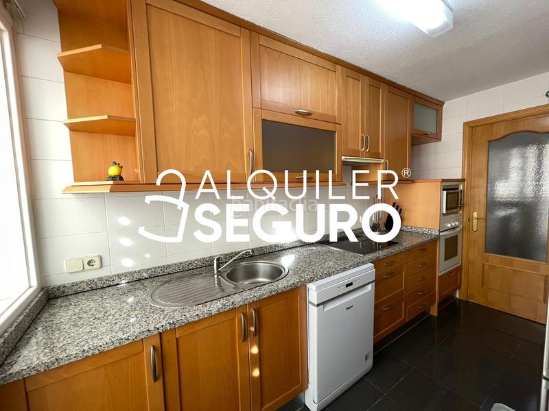 Foto 8c8fb53c-1cc1-4225-9dd0-a623a46e407a. Location appartement avec chauffage parking piscine dans Madrid