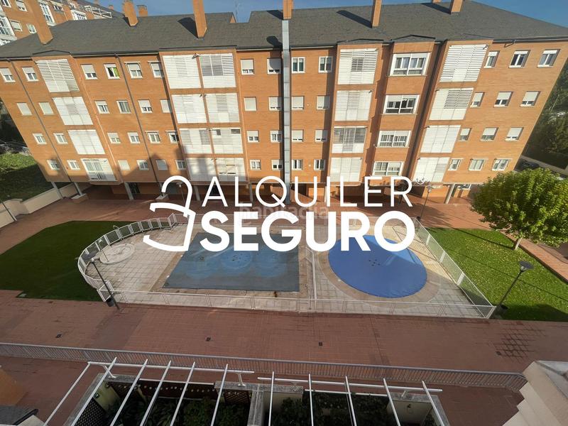 Foto bd25ffaf-2752-4a31-8d9d-1d66a4fa3fba. Rent flat with heating parking pool in Casa de Campo Madrid