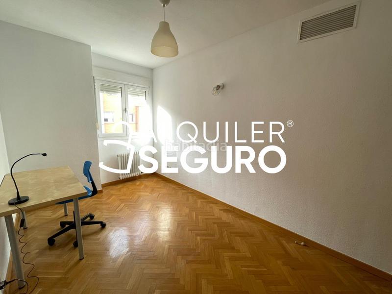 Foto db2770f4-396e-4208-91cf-c0744ab47474. Rent flat with heating parking pool in Casa de Campo Madrid