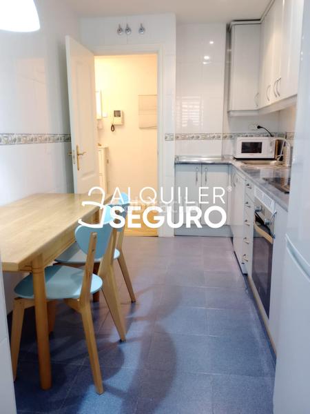 Foto 0d6b87e8-efa7-452c-afa6-3c63aa4a10b6. Location appartement avec chauffage parking piscine dans Madrid
