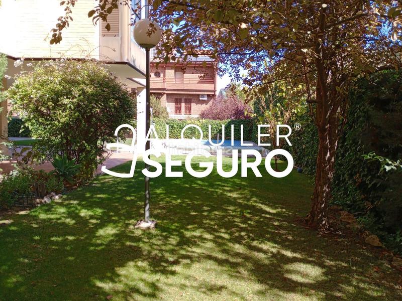 Foto 94dbe3c6-5404-4d0b-b126-0a669cec97e0. Rent flat with heating parking pool in San Pascual Madrid