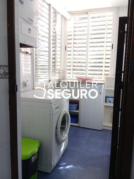 Foto d02aabbe-1536-423b-b374-4d154f47a0c6. Rent flat with heating parking pool in San Pascual Madrid