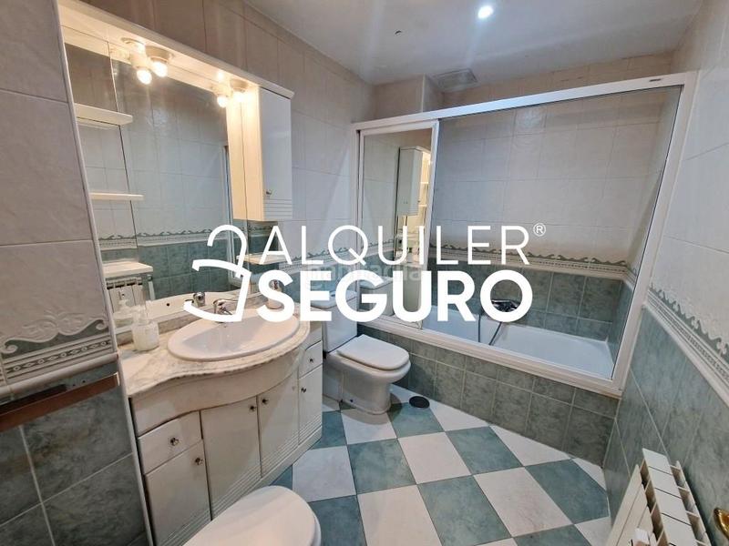 Foto 820a09a9-5a9f-4cc6-ba76-ad0c8aeadd29. Alquiler piso  av. del dos de mayo en Centro Móstoles