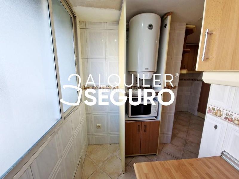Foto 52466bfa-2a5b-44f1-8c0c-8416ca365589. Rent flat with heating in Centro Móstoles