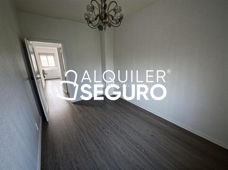 Foto 6fdf48bd-bab5-4fe3-a57c-c99d4e509e39. Rent flat with heating in Las Águilas Madrid