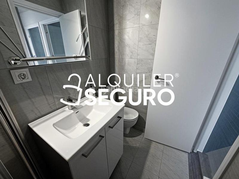 Foto 8747e855-da26-45c7-a01b-1b31b3732459. Rent flat with heating in Las Águilas Madrid