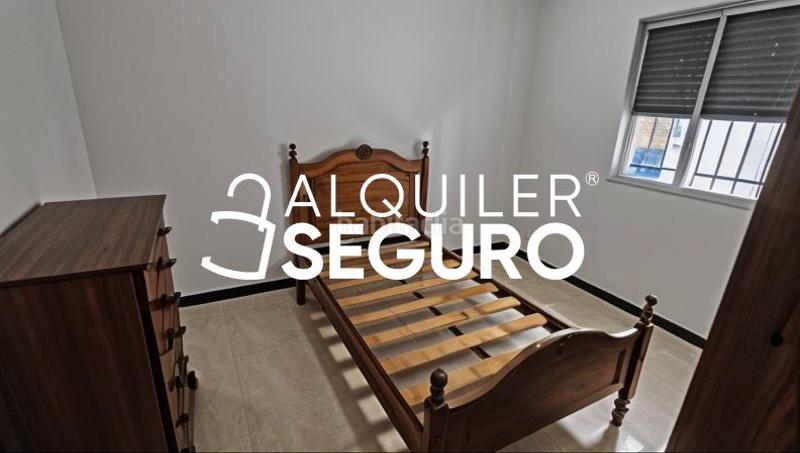 Foto 48f5105e-b686-4017-b6ec-1ccd6dba29bf. Miete etagenwohnung in El Torrejón - El Cerezo Sevilla