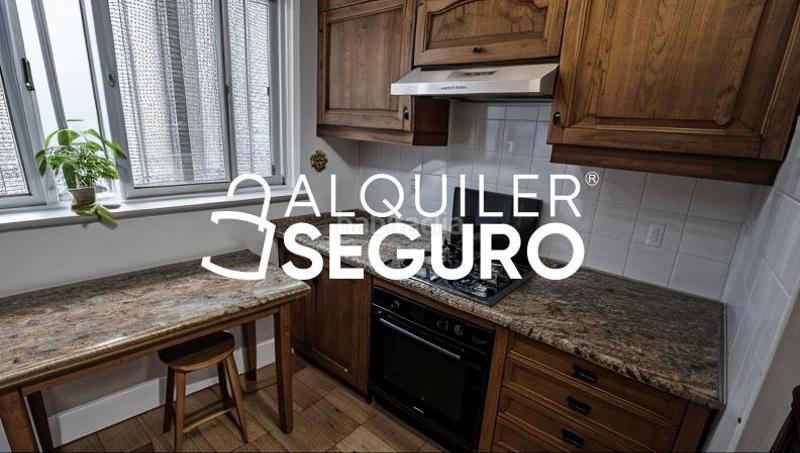 Foto 6d70f4a0-6465-4661-bc0c-3d5f29d41f87. Miete etagenwohnung in El Torrejón - El Cerezo Sevilla