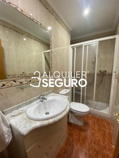 Foto c8f79a09-312a-41f3-89ec-2f3a27a7079e. Alquiler piso  c campiña en Entrevías Madrid