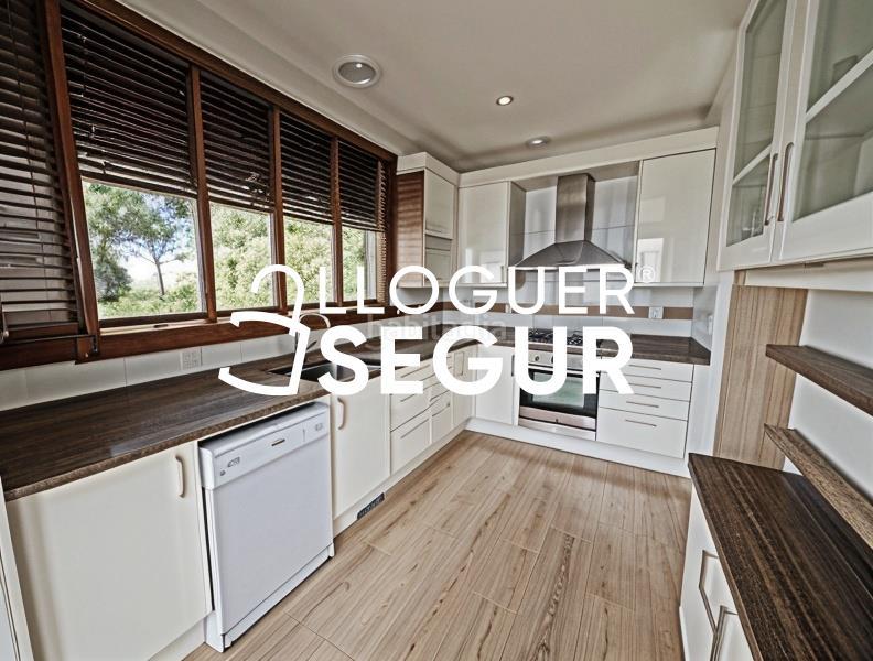 Foto c0338de8-5583-4946-976f-6a91325e8f7f. Alquiler chalet  c paulonia en La Floresta Sant Cugat del Vallès