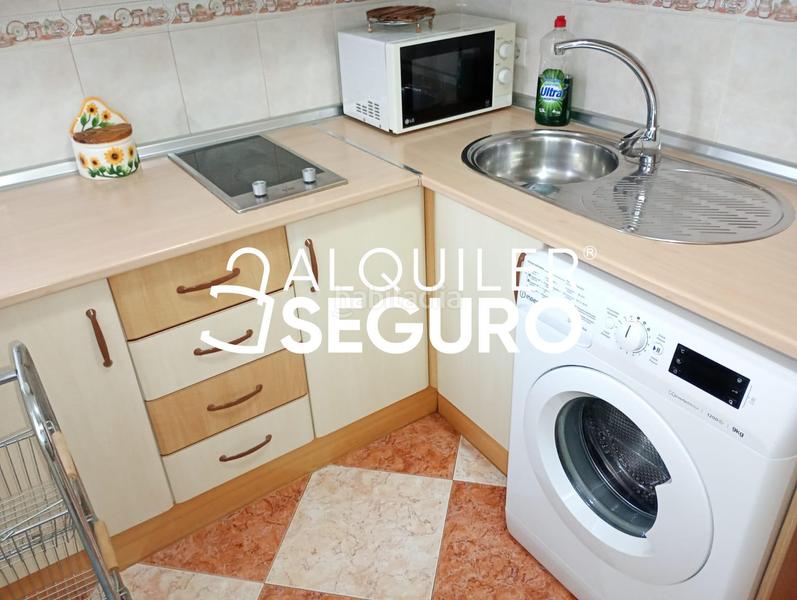 Foto 5e171687-2894-456f-8eef-5fa0a602295e. Alquiler piso  av. del obispo angel herrera oria en Málaga