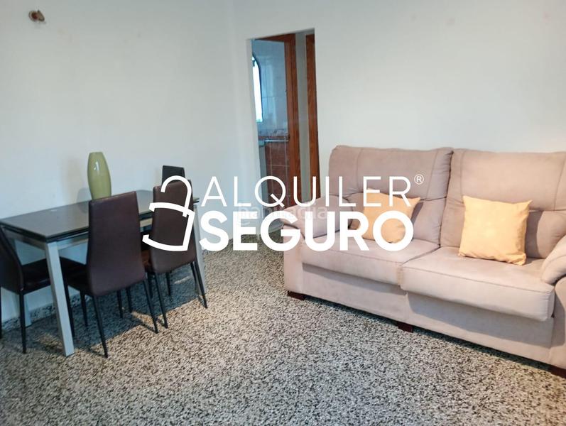 Foto 779744b0-3d06-4bbf-bc1e-47f1f32c1713. Alquiler piso  av. del obispo angel herrera oria en Málaga