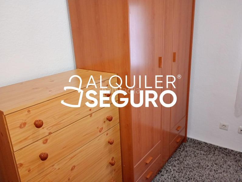 Foto 7fd7e4f7-0c20-4a7c-bb63-c63c05eb27b8. Alquiler piso  av. del obispo angel herrera oria en Málaga