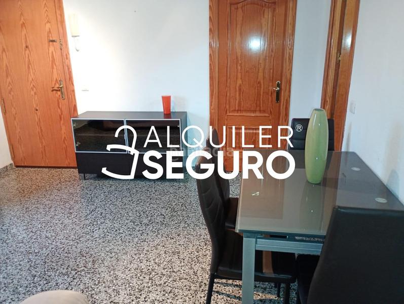 Foto 86d3af81-77cb-4eb5-a2f4-e8b90256a4fe. Alquiler piso  av. del obispo angel herrera oria en Málaga