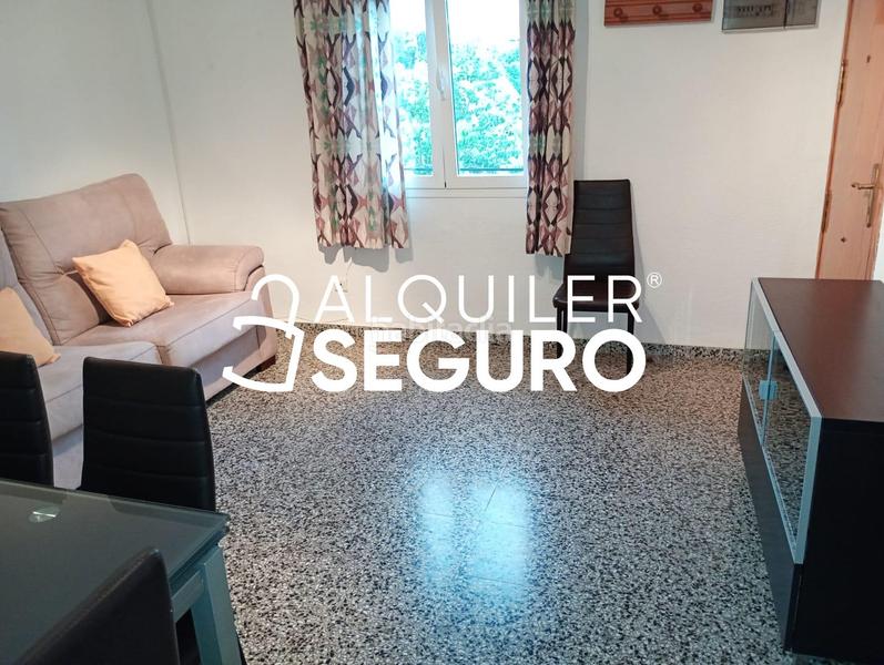 Foto 88cdb80f-78b5-47d4-96cf-724586f0afc6. Alquiler piso  av. del obispo angel herrera oria en Málaga