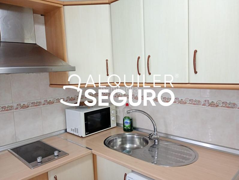 Foto 8f76d371-47e8-4af6-9339-d17fb366e441. Alquiler piso  av. del obispo angel herrera oria en Málaga