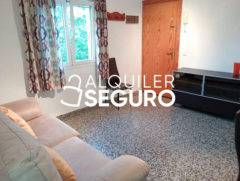 Foto afe6374c-7741-4efd-8210-6c2afabeb2a8. Alquiler piso  av. del obispo angel herrera oria en Málaga