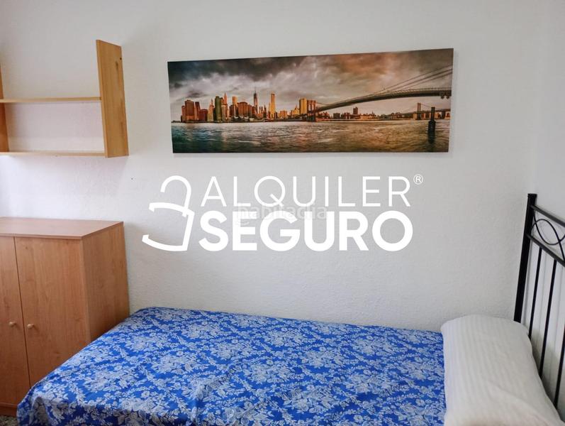 Foto dc68a530-d253-4509-8dce-0217c57b1c92. Alquiler piso  av. del obispo angel herrera oria en Málaga