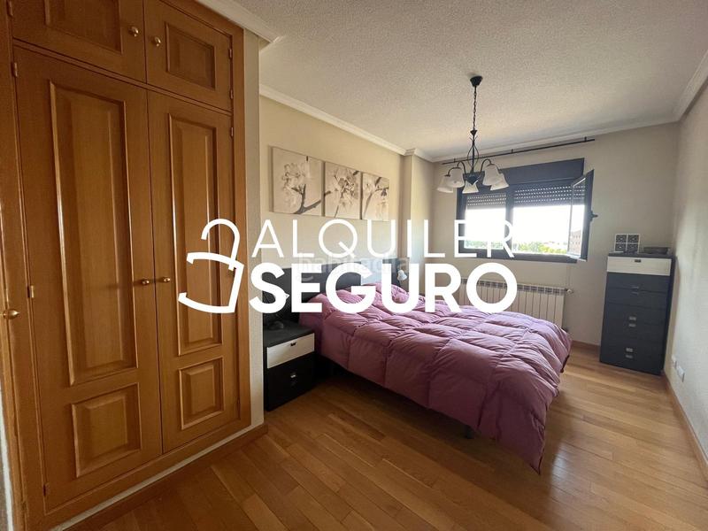 Foto 999b6bf5-f42a-4fd2-accf-a967136b7a7a. Rent flat with heating parking pool in El Quiñón Seseña