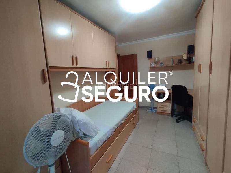 Foto 7d91f737-8e03-4039-bbba-f810be032090. Alquiler piso  c hermanos álvarez quintero en Fuengirola