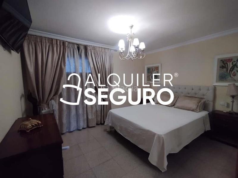 Foto 541e3bf5-3578-4c08-8a3b-6cd5792e83a8. Location appartement avec parking dans Centro ciudad Fuengirola