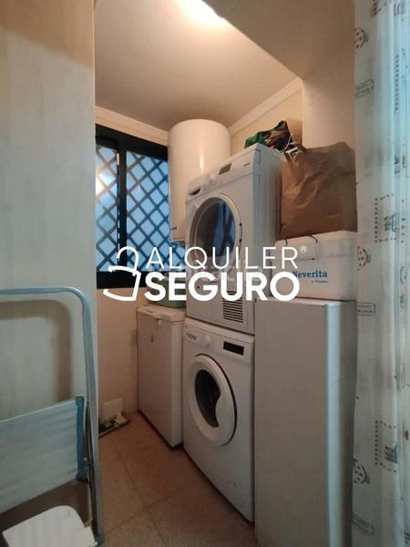 Foto ab52f7d0-9f18-4126-b0f9-cb959bf2aa57. Miete etagenwohnung mit parking in Centro ciudad Fuengirola