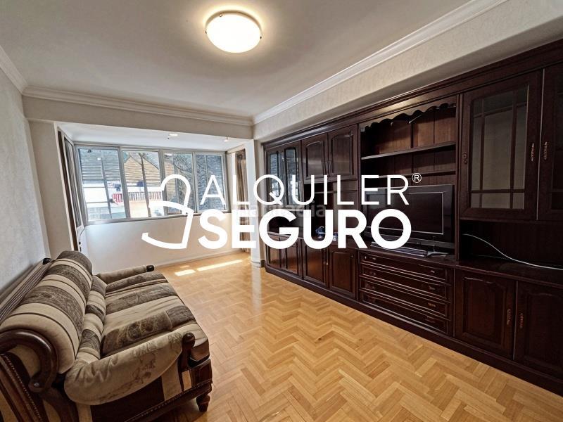 Foto f1a3ba62-c5d4-4a8e-9383-aec3e497dbf1. Lloguer pis amb calefacció piscina a Entrevías Madrid