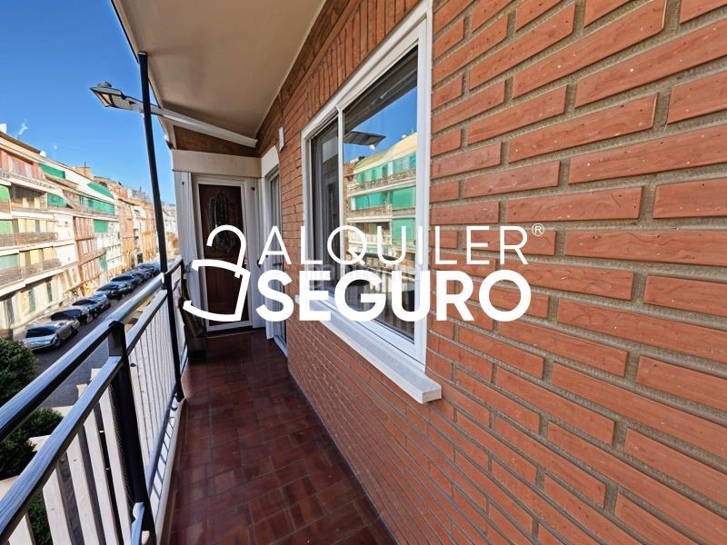 Foto f2575794-9d79-47ea-a50c-bb9e0a29d874. Lloguer pis amb calefacció piscina a Entrevías Madrid